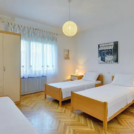 Ljuba Apartamento Pula